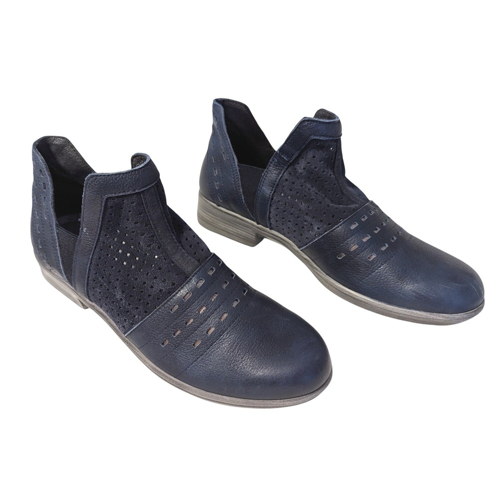 Naot Rivotra Navy Blue Leather Suede Perforated Ankle Low Heel Boots EU39/US8